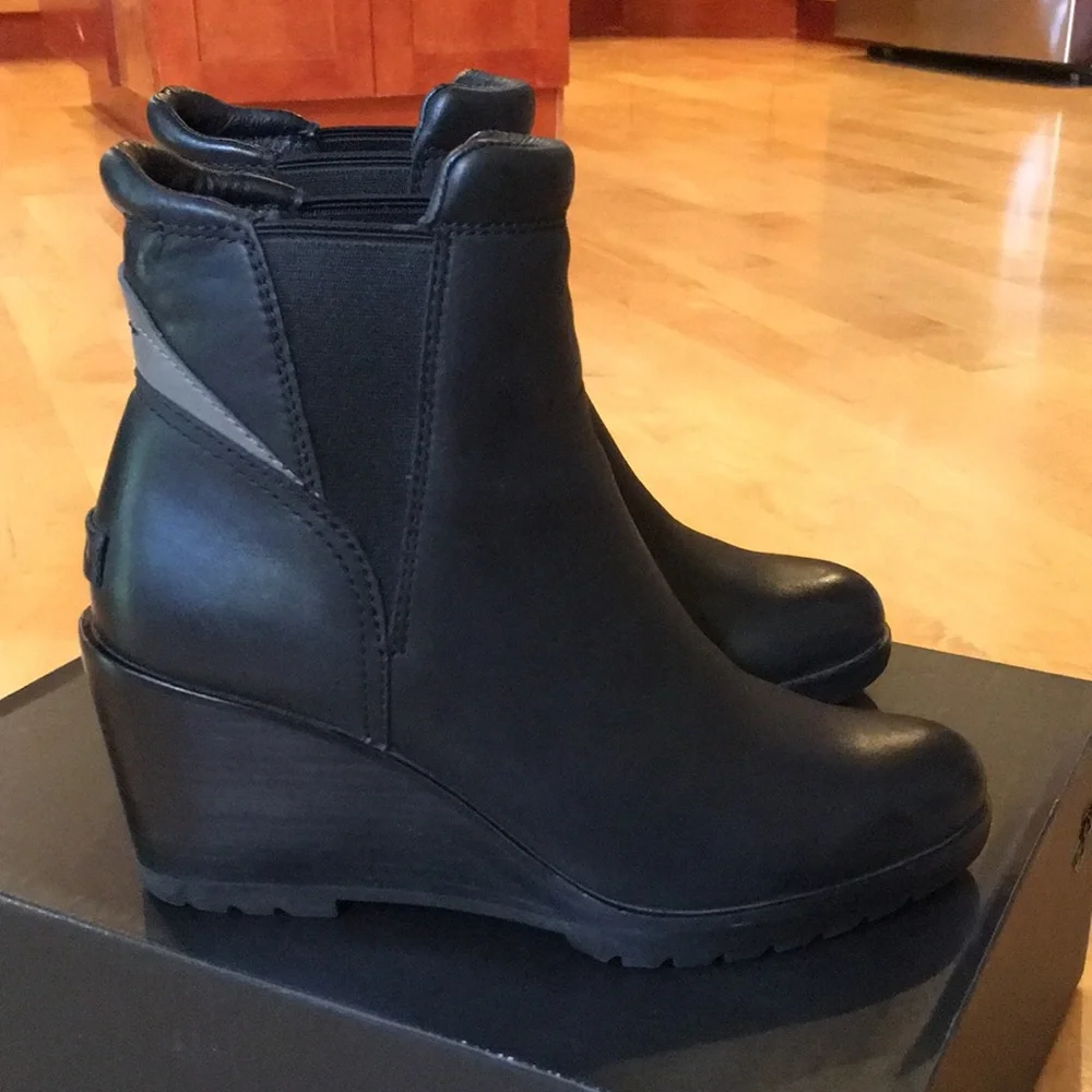 SOREL | After Hours Chelsea Boot Wedge Weatherproof Black Leather